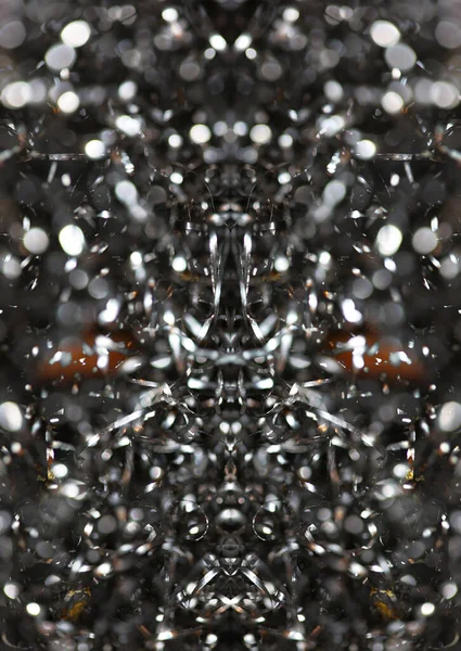 黒の背景に金属スポンジクリーンボールを洗浄するためのステンレス鋼線メッシュキッチンスクラバーの二重層使用クリーニング物マクロ高品質のインスタントプリント — ストック写真