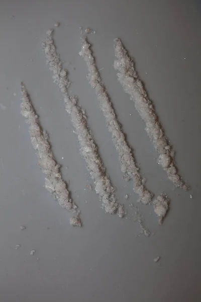 Kokain Linky Bílém Talíři Zblízka Drogové Pozadí Vysoká Kvalita Velké — Stock fotografie