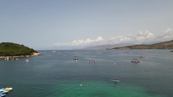 Ksamil Albanie Dimanche Août 2023 Belles Îles Explorant Lagon Bleu — Video