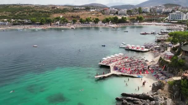 Ksamil Albania Niedziela Sierpnia 2023 Piękne Wyspy Odkrywające Błękitną Lagunę — Wideo stockowe