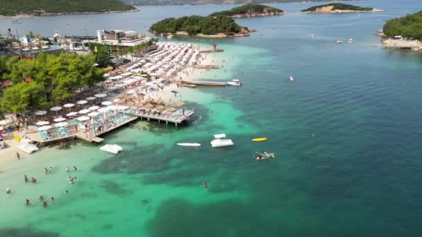 Ksamil Albania Domenica Agosto 2023 Incredibile Isole Laguna Blu Con — Video Stock