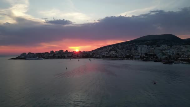 Zonsondergang Uitzicht Sarande Stad Albanië Riviera Zomer Kleuren Verbazingwekkende Zon — Stockvideo