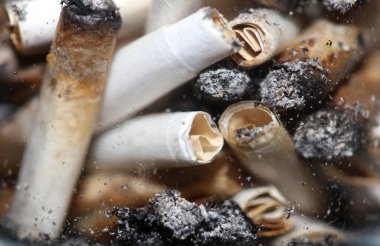 Birçok sigara tiryakisi şeffaf cam makro tüyo tıbbi kenevir Girit süper limon sisi yakın arkaplan ve duvar kağıtları süper kaliteli hazır stok fotoğrafçılık baskıları