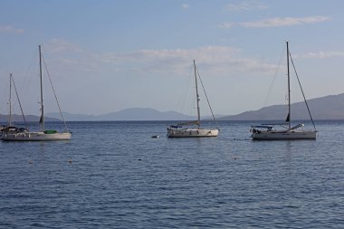 Arnavutluk 'un Saranda kenti, 16 Eylül 2022 Riviera limanını en iyi yerler ve güzel şehir yaz atmosferini keşfeden büyük kalite seyahat baskısı