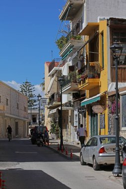 Yunanistan 'ın Rethimnon kenti, 15 Mart 2024 Cuma günü Girit adasında eski taş şehri yaz karnavalı sezonunu kapatıyoruz.