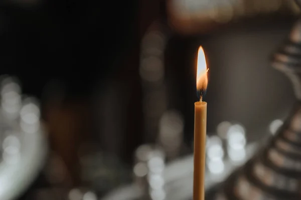 Ανάψτε Κεριά Στο Κοντινό Ναό — Φωτογραφία Αρχείου
