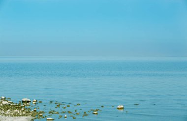 Sabahın erken saatlerinde, sakin, sakin göl manzarası, seyahat, tatil geçmişi.