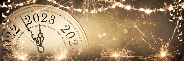 2023 New Year Vintage Clock Showing Countdown Midnight Abstract Defocused — 스톡 사진
