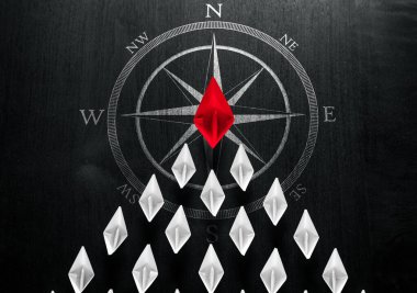 Kırmızı Kağıt Tekne ve Pusula Simgesi Modern Kara Tahta Masa Üzerinde Küçük Beyaz Tekneler Filosu Liderlik Konsepti