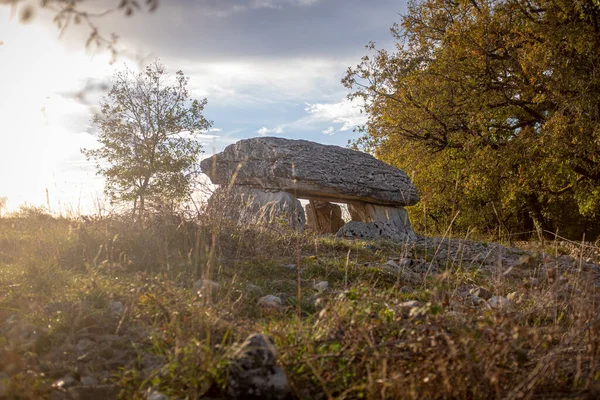 Dolmen de galerie images libres de droit, photos de Dolmen de galerie