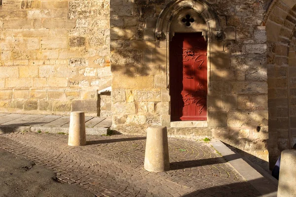 Cahors Katedrali Nin Kırmızı Kapılarından Birinin Yakın Görüntüsü Öğleden Sonra — Stok fotoğraf