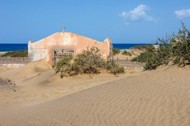 Fuerteventura, Kanarya Adaları 'nın güneyinde Cofete sahilinde terk edilmiş bir mezarlık.