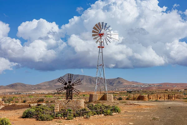 Turbina Eólica Aldeia Llanos Conception Ilha Fuerteventura Nas Ilhas Canárias Fotografia De Stock