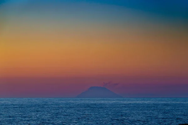 Vulkan Stromboli Kurz Nach Sonnenuntergang Sizilien Italien — Stockfoto