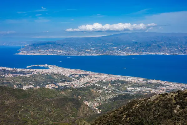 Messina Sull Isola Sicilia Con Costa Italia Sullo Sfondo Italia — Foto Stock