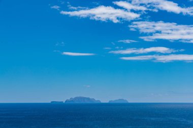 Portekiz 'in Madeira Adası kıyısından Atlantik Okyanusu manzarası