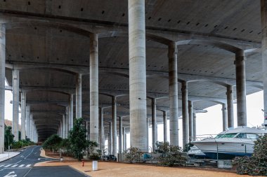 Portekiz, Madeira Adası 'ndaki havaalanı pistinin alt manzarası.