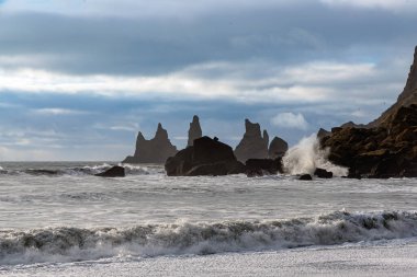 Vikurfjara Kara Kum Plajı Kuzey Atlantik 'teki İzlanda adasında Vik yakınlarında.