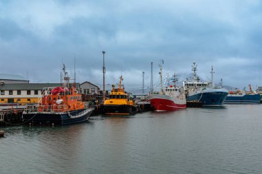 İzlanda 'nın doğusunda Hofn' da küçük bir balıkçı limanı. Kuzey Atlantik 'te eşsiz bir ada.