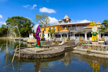 Büyük Bassin Tapınağı 'ndaki Shiva Hindu tanrısı heykeli, Mauritius Adası, Hint Okyanusu