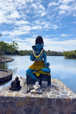 Büyük Bassin Tapınağı 'ndaki Shiva Hindu tanrısı heykeli, Mauritius Adası, Hint Okyanusu
