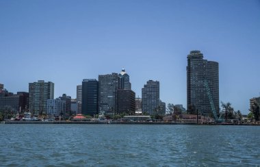 Güney Afrika Hint Okyanusu 'ndan alınan Durban gökdelen binası ve kulesi