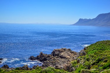 44. güzergah ya da Clarence Cape Town 'daki Hottentots Holland Dağı' ndan geçiyor.