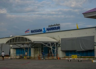 Muang Tayland 'daki Rassada liman iskelesi.