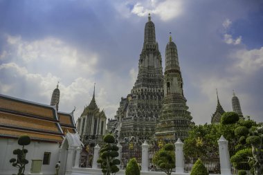 Wat Arun Ratchawararam Bangkok Tayland 'da bir Budist Hindu tapınağı.