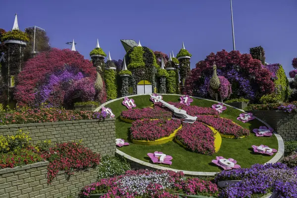 Dubai 'nin Renkli Mucize Bahçesi Birleşik Arap Emirlikleri' nin bir numaralı turizm merkezi.