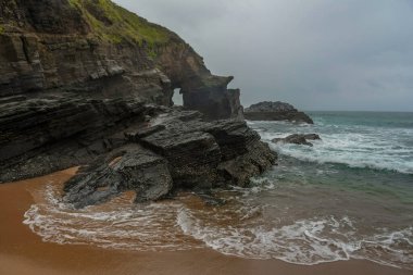 Ballito Güney Afrika 'da Duvardaki Delik, KwaZulu Natal, Thompsons Körfezi Sahili' nde Yunus Sahili