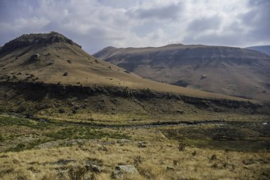 Kwazulu natal Güney Afrika 'daki Drakensberg Şatosu' nun sakin manzarası