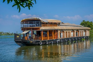 Kumarakom 'daki Kerala durgun su ve kayıkhanesi Hindistan' ın bir numaralı turizm merkezidir.