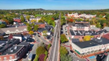 Winchester tarihi merkezi Rotary 'de ve belediye binası Winchester, Massachusetts MA, ABD' de sonbaharda.