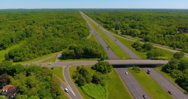 Aerial View Interstate Highway Northbound Exit Central Street Intersection Summer — Stockvideo