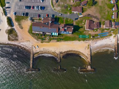 Batı Dennis Feneri 1855 'te inşa edildi. Bass River Light olarak bilinir. Dennis, Cape Cod, Massachusetts MA, ABD' deki West Dennis Plajı 'nda.. 