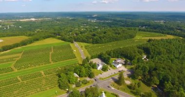 Londonderry tarihi şehir merkezi NH Route 128 ve Pillsbury Yolu üzerinde Londonderry Presbyterian Kilisesi, Londonderry, New Hampshire NH, ABD.  