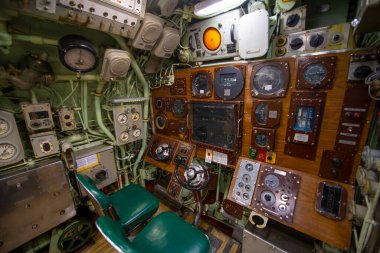 USS Albacore kontrol odası AGSS-569. Bu denizaltı 1953 yılında Amerikan Donanması için inşa edildi, şimdi Portsmouth, New Hampshire NH, ABD 'deki 600 Market Caddesi' ndeki Albacore Park 'ta bulunuyor.. 