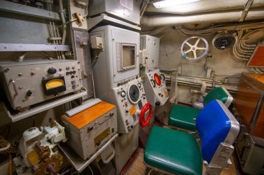 USS Albacore Sonar Odası AGSS-569. Bu denizaltı 1953 yılında Amerikan Donanması için inşa edildi, şimdi Portsmouth, New Hampshire NH, ABD 'deki 600 Market Caddesi' ndeki Albacore Park 'ta bulunuyor.. 