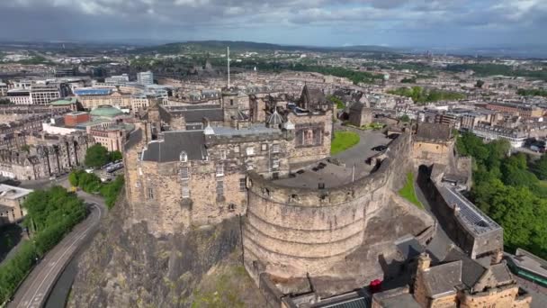 Edinburgh Castle Historic Castle Stands Castle Rock Old Town Edinburgh — Αρχείο Βίντεο