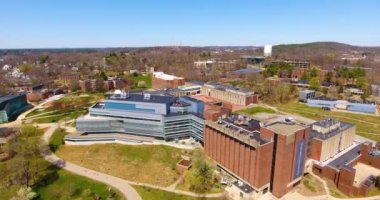 Brandeis Üniversitesi ana kampüsü 415 Güney Caddesi, Waltham, Massachusetts MA, ABD. 