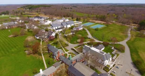 美国麻萨诸塞州安多弗市北安多弗市大池塘路1160号的布鲁克斯学校空中景观 — 图库视频影像