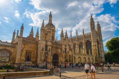 King 's College Şapeli ve King' s College ana girişi Cambridge Üniversitesi, Orta Cambridge, İngiltere. 