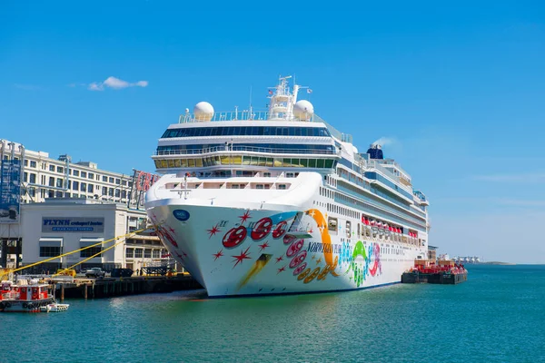 Norwegian Pearl Norwegian Cruise Line Docked Boston Cruise Port Seaport — Foto de Stock
