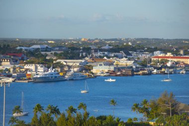 Nassau tarihi şehir merkezi ve Nassau Limanı, Nassau, New Providence Adası, Bahamalar.