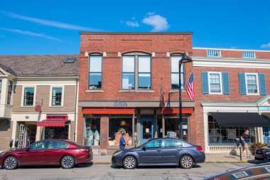 Concord, Massachusetts MA 'nın tarihi şehir merkezinde, ana caddedeki 9 Walden Caddesi' ndeki Comina Mağazası..