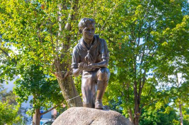 Yerel izci Harold A. Webster Jr. Plymouth Common Anıtı tarihi şehir merkezi Plymouth, New Hampshire NH, ABD. 