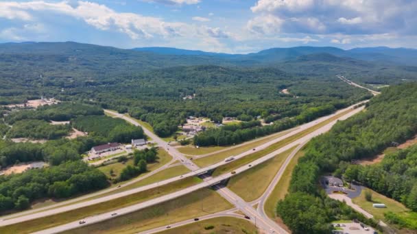 Interstate Highway Exit Summer White Mountain National Forest Background Town — Αρχείο Βίντεο