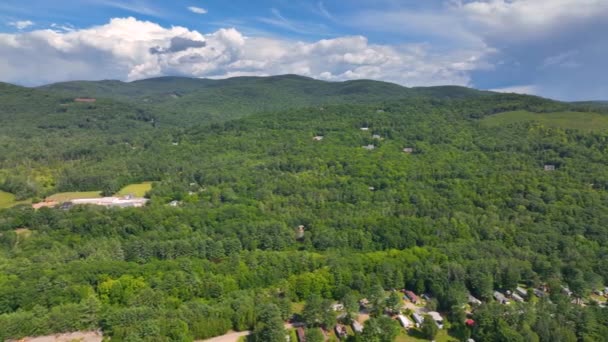 Flying Campton Mountain Summer White Mountain National Forest Background Town — Stockvideo