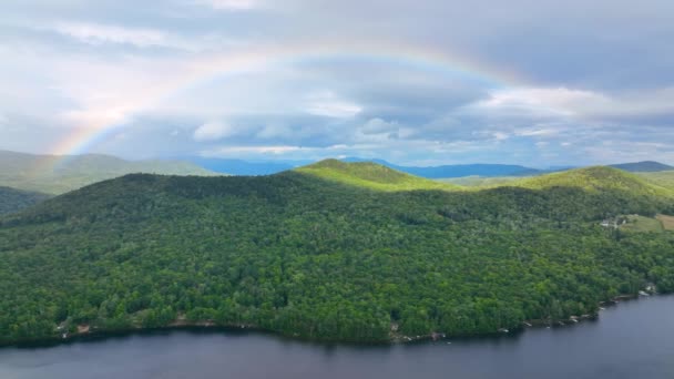 Aerial View Rainbow Stinson Lake White Mountain National Forest Summer — Vídeo de stock